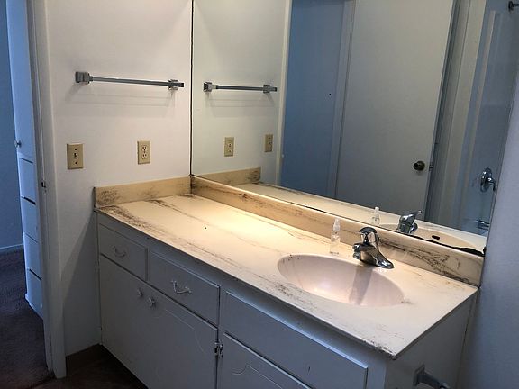3rd image of 5400-5410 Olmeda Ave #5410B