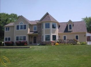 1370 Fieldway Dr, Bloomfield Hills, MI 48302