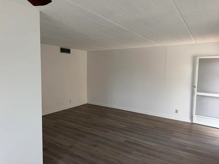 700 Village Green Ct #101 — Photo 44