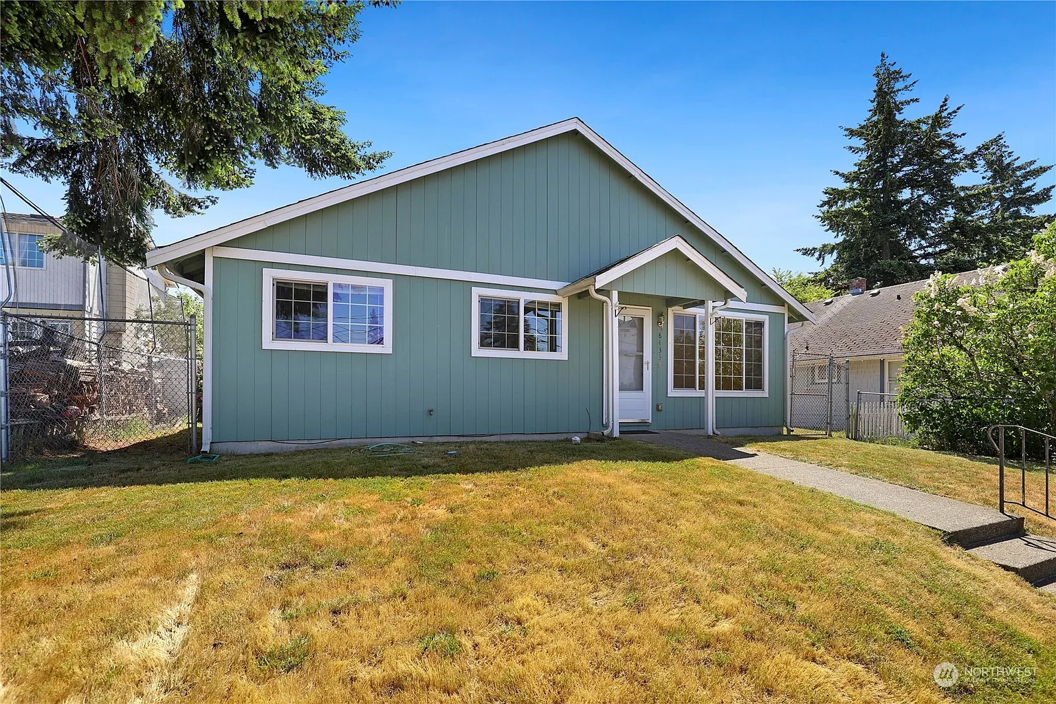 8433 S Thompson Avenue photo 1