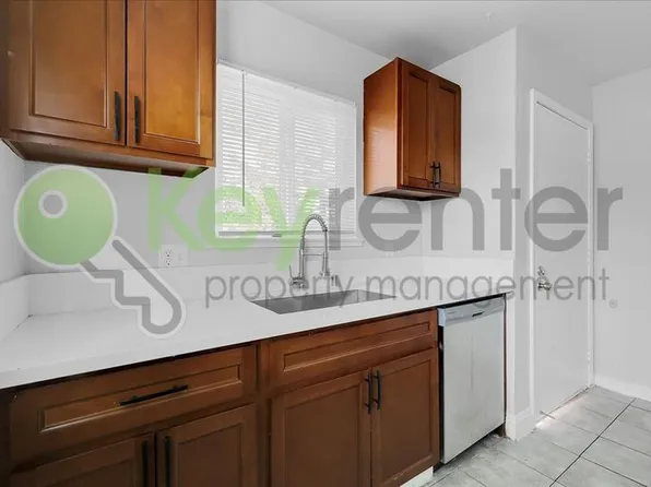 5726 Falconer Way APT 4, Sacramento, CA 95824