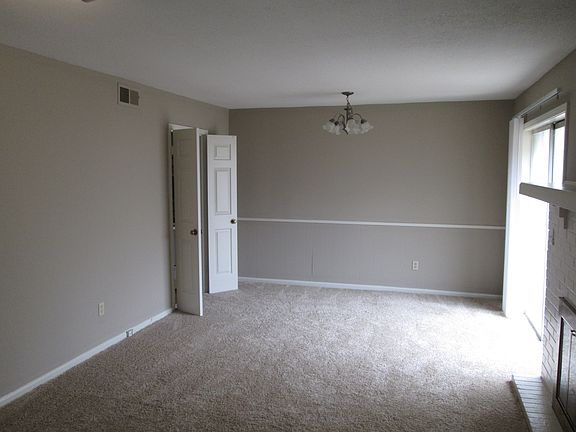2nd image of 7531 Bavarian Dr