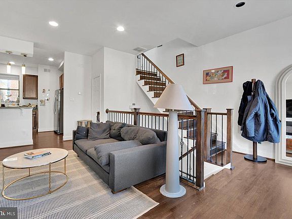 4th image of 1614 15th St NW