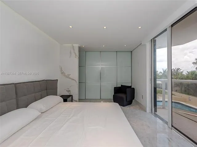 6423 Collins Ave — Photo 10
