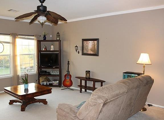 3rd image of 510 Blanco Woods Blvd