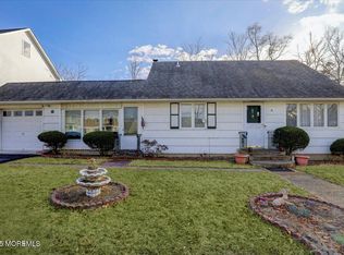 18 Cedar Ct, Lakewood, NJ 08701