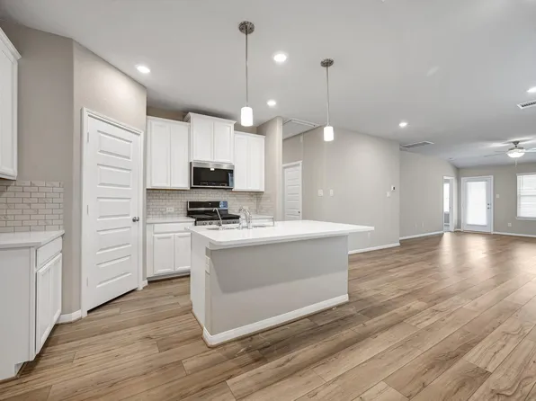 5718 Adamite Way, Houston, TX 77048