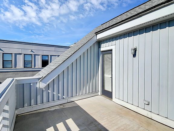 3rd image of 608 Garden District Dr #1