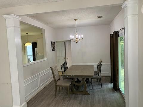 4th image of 970 Lulworth Ln NW
