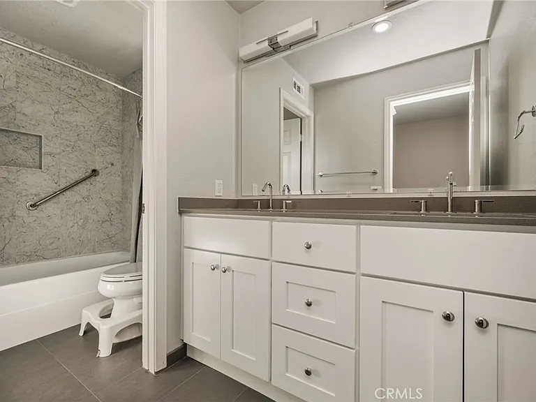 4867 Tremezzo Dr — Photo 39