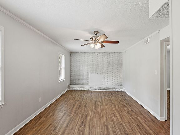 4th image of 3113 Comstock Rd