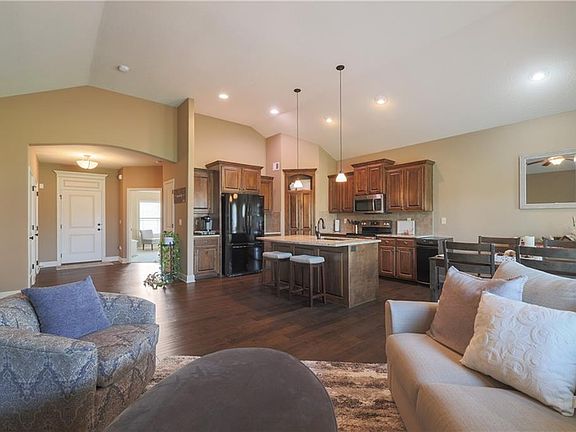4th image of 2823 NE Sonora Valley Dr