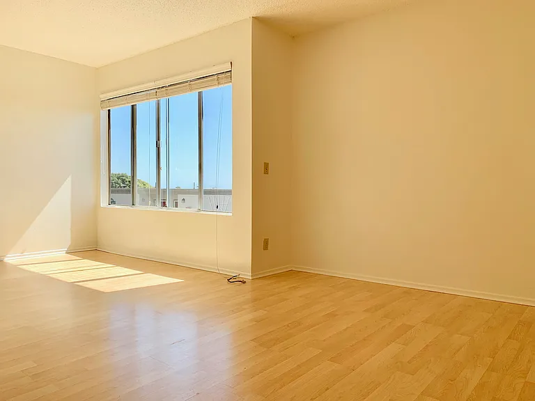 2100 Red Rose Way #26-Q — Photo 5