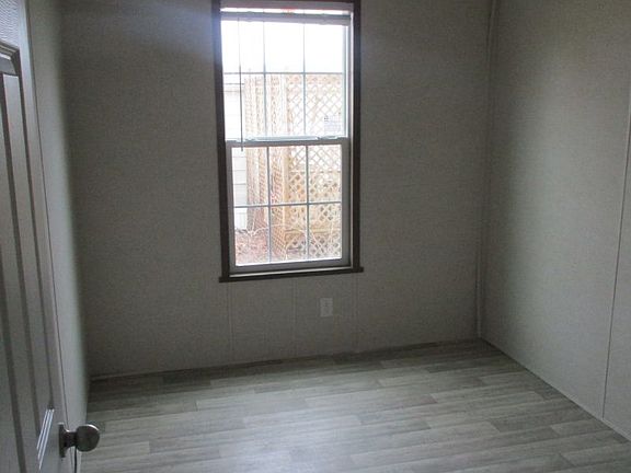 3rd image of 11731 N College Ave