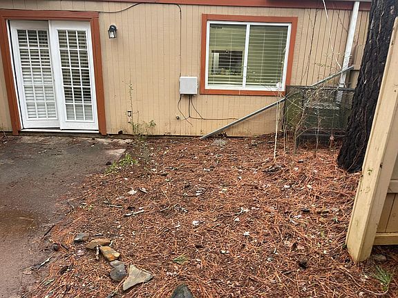 2nd image of 3359 Columbia Trce