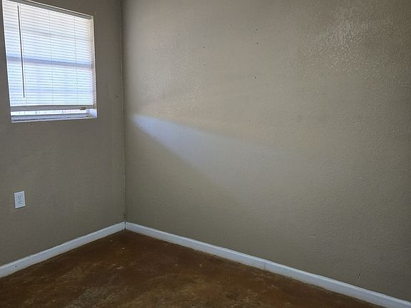 4th image of 901 11th St #3