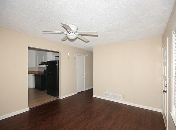 5th image of 4833 Pinedale Dr