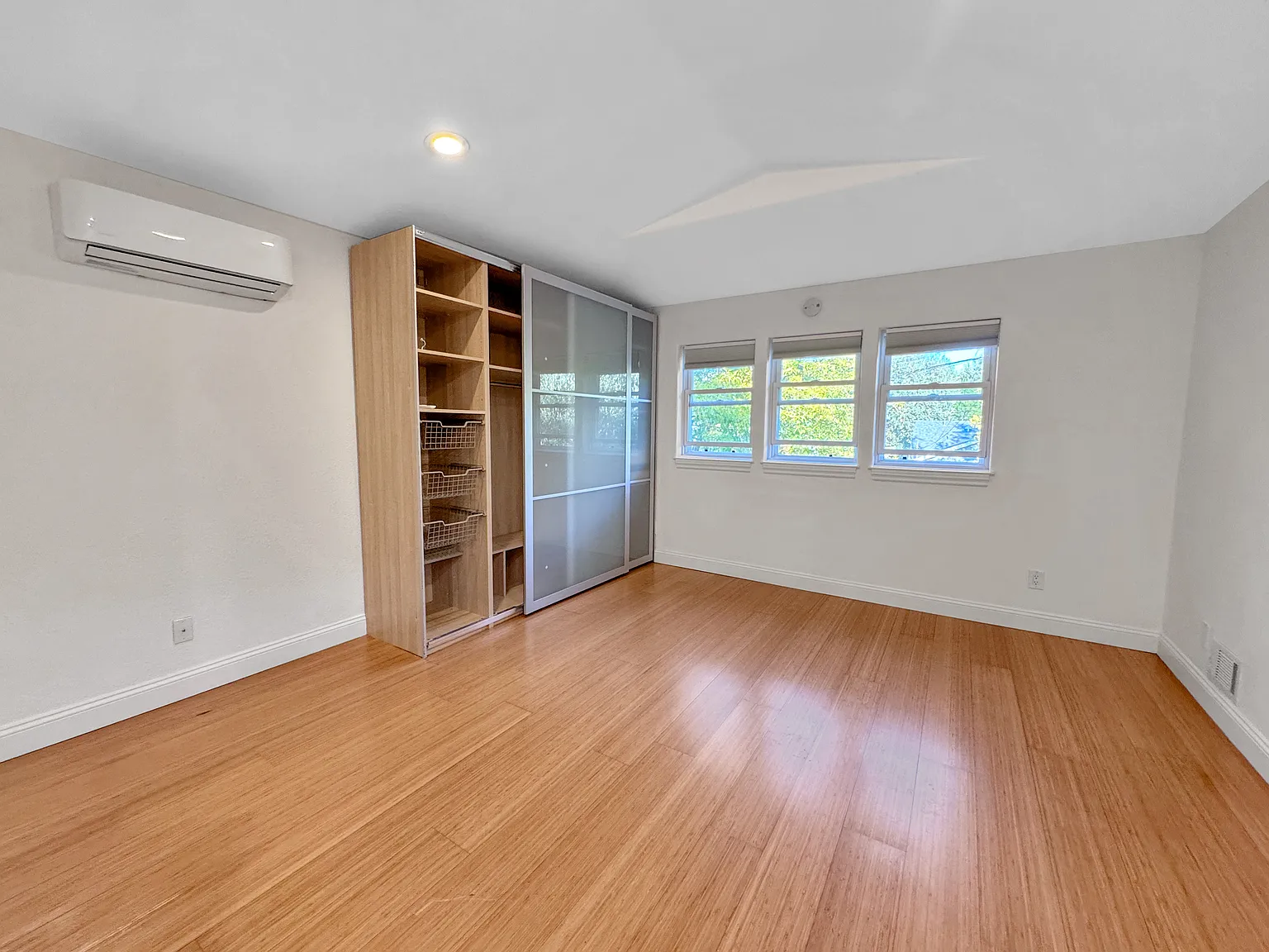 Studio, 340 sqft, $1,750 — Photo 4