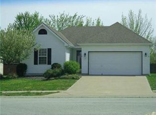 105 W Fountain Cir, Gardner, KS 66030