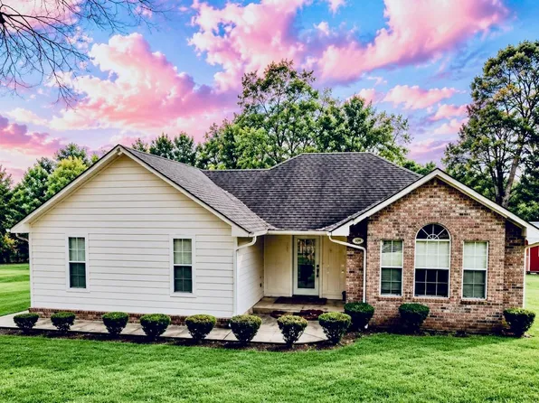 1300 Faye St, Mena, AR 71953