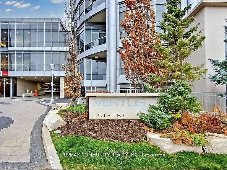 181 Village Green Sq #715 — Photo 13