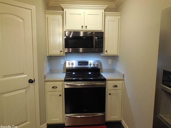 4th image of 201 Redwood Ln