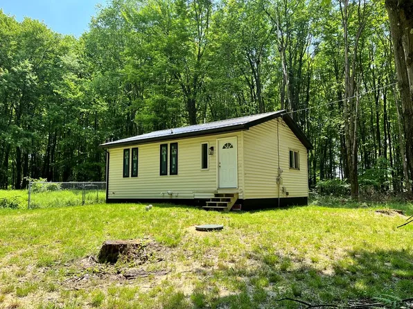 144 Sanford Rd, Franklin, PA 16323