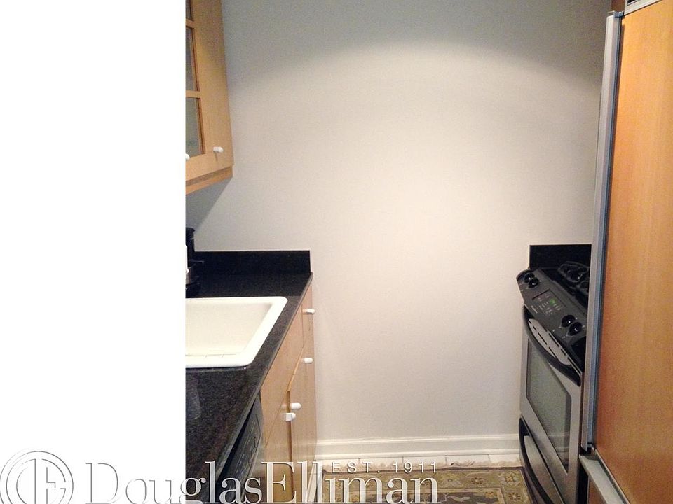 1st image of 160 W 66th St APT 22H
