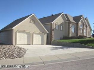 1600 Pebble Beach Dr, Gillette, WY 82718