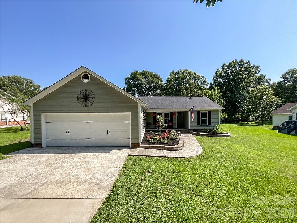 1st image of 103 Woodland Ln