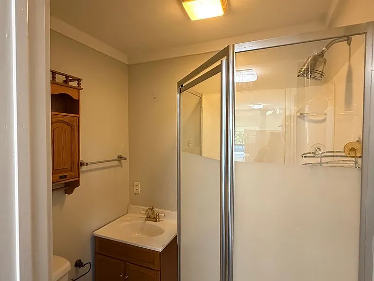 68 Oakwood Ave — Photo 8
