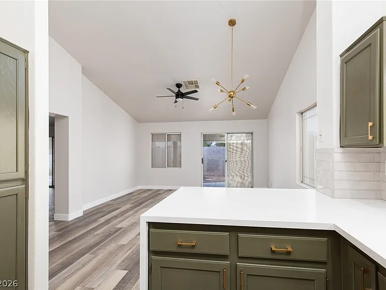 327 Perry Ellis Dr — Photo 16