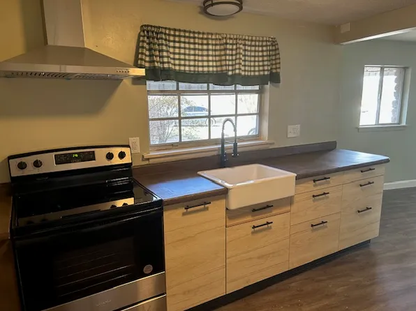 16 Georgetown Dr #A, Leicester, NC 28748