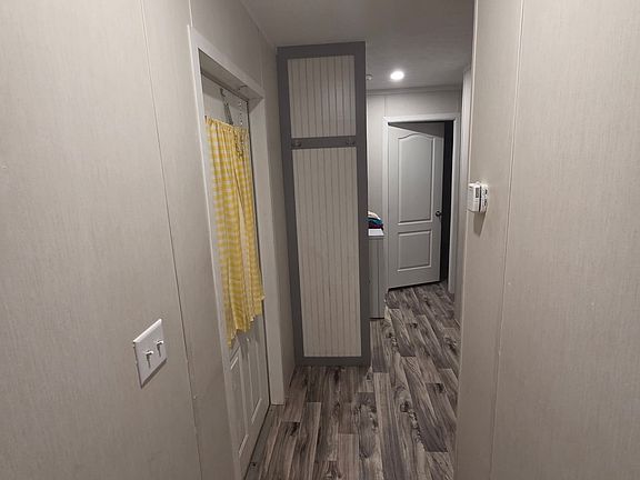 5th image of 310 Randall Ave