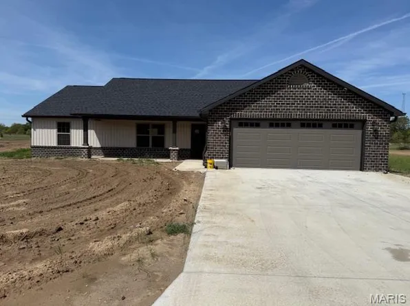 17 Bartlett Ct, Benton, MO 63736