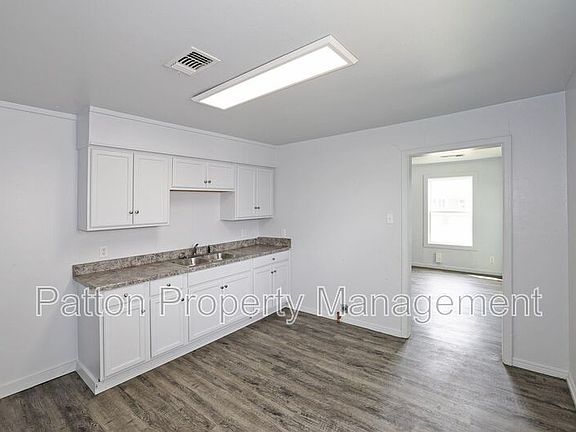 4th image of 3703 S Monroe St
