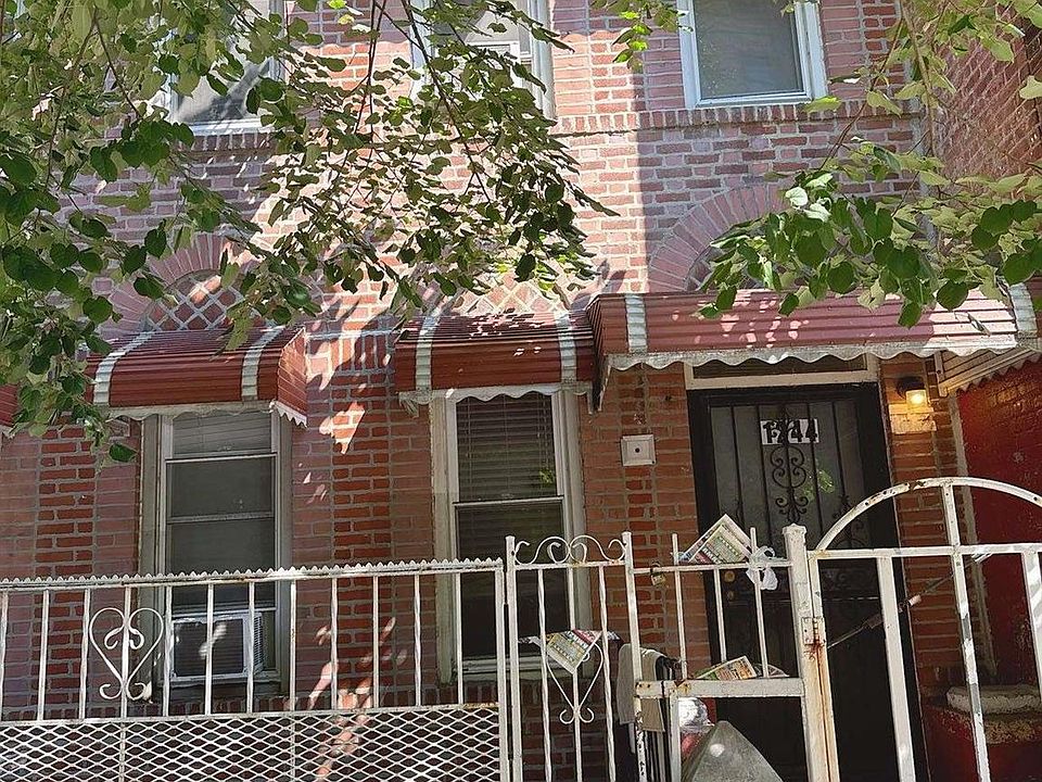 2nd image of 1244 Stratford Avenue