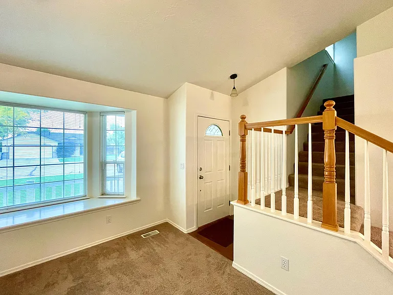 539 Fall Dr — Photo 8