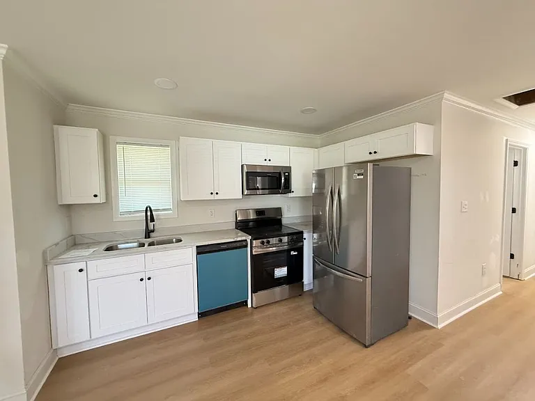 549 N Peter St #A — Photo 3