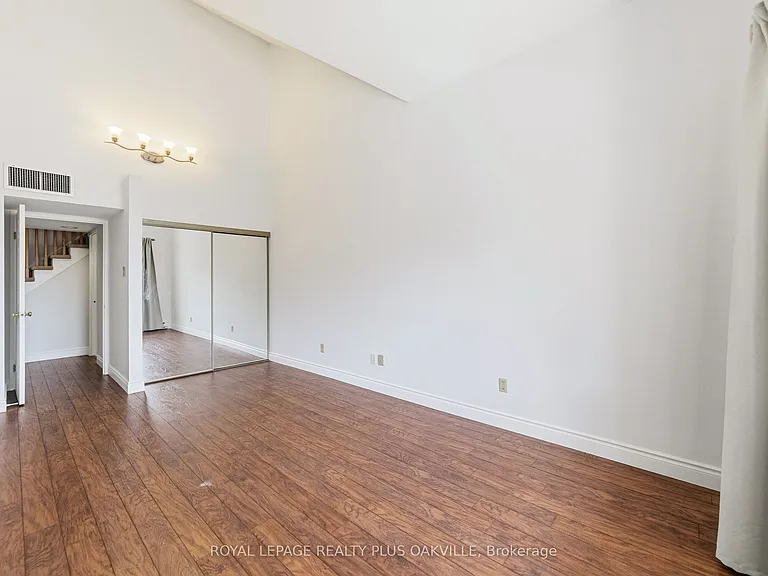 100 Bronte Rd #404 — Photo 21