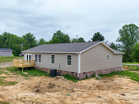 5th image of 140 Devils Neck Rd