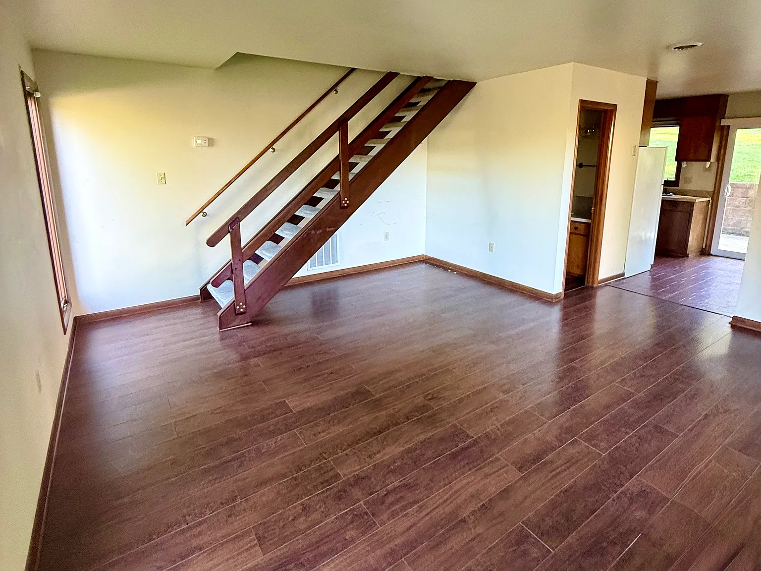 3 bed, 1.5 bath, $1,150 — Photo 3