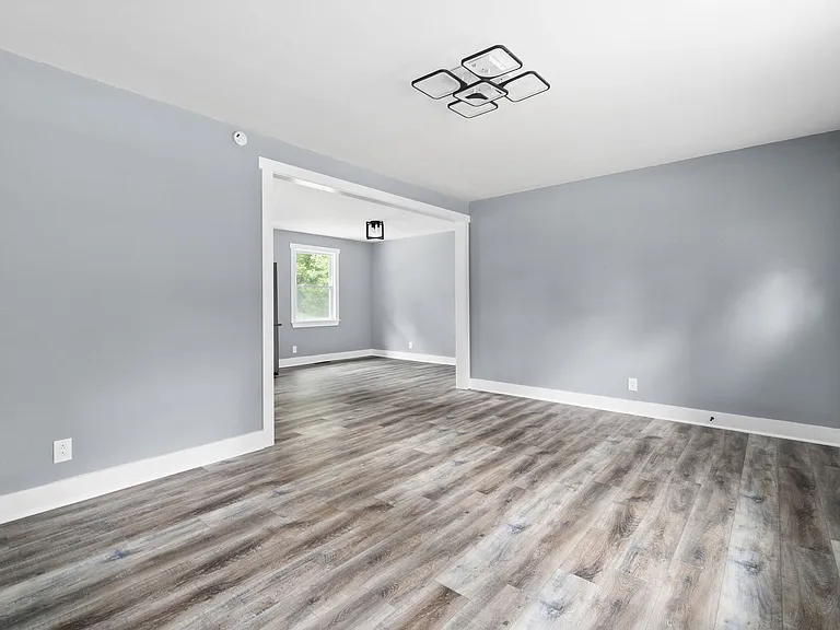 219 Kirby Dr — Photo 12