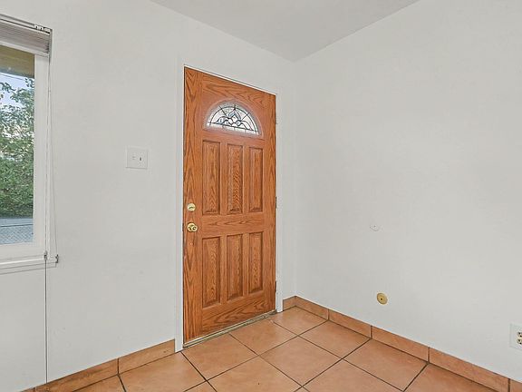 5th image of 1502 Delgado Dr SW
