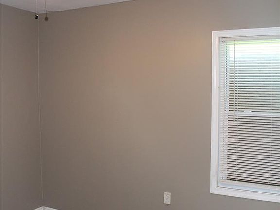 5th image of 15837 Fielding St