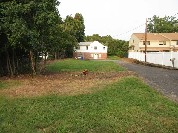 330 Saddle River Rd, Saddle Brook, NJ 07663