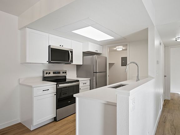 3rd image of 1270 E Shadow Ridge Dr APT 9L