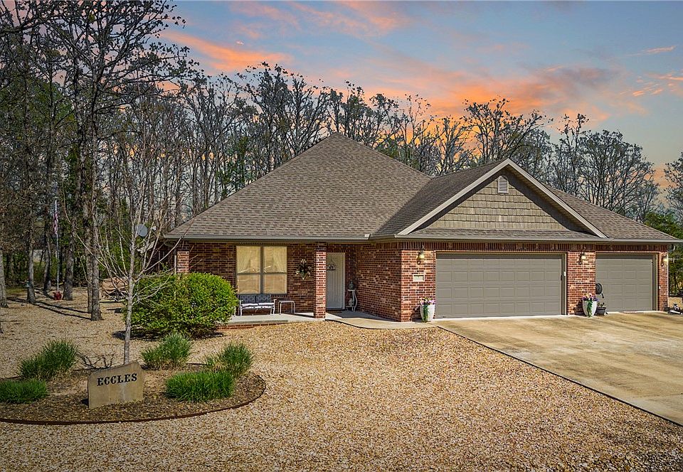 1st image of 7 Saint Andrews Cir