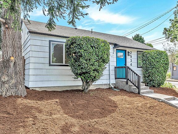3rd image of 2934 SE 16th Ave