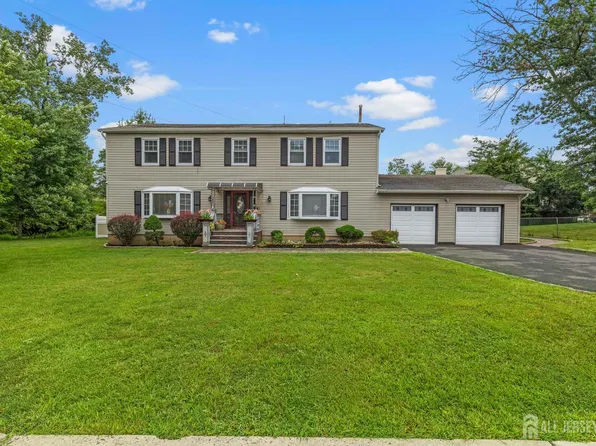 2 Hendrick Pl, Piscataway, NJ 08854